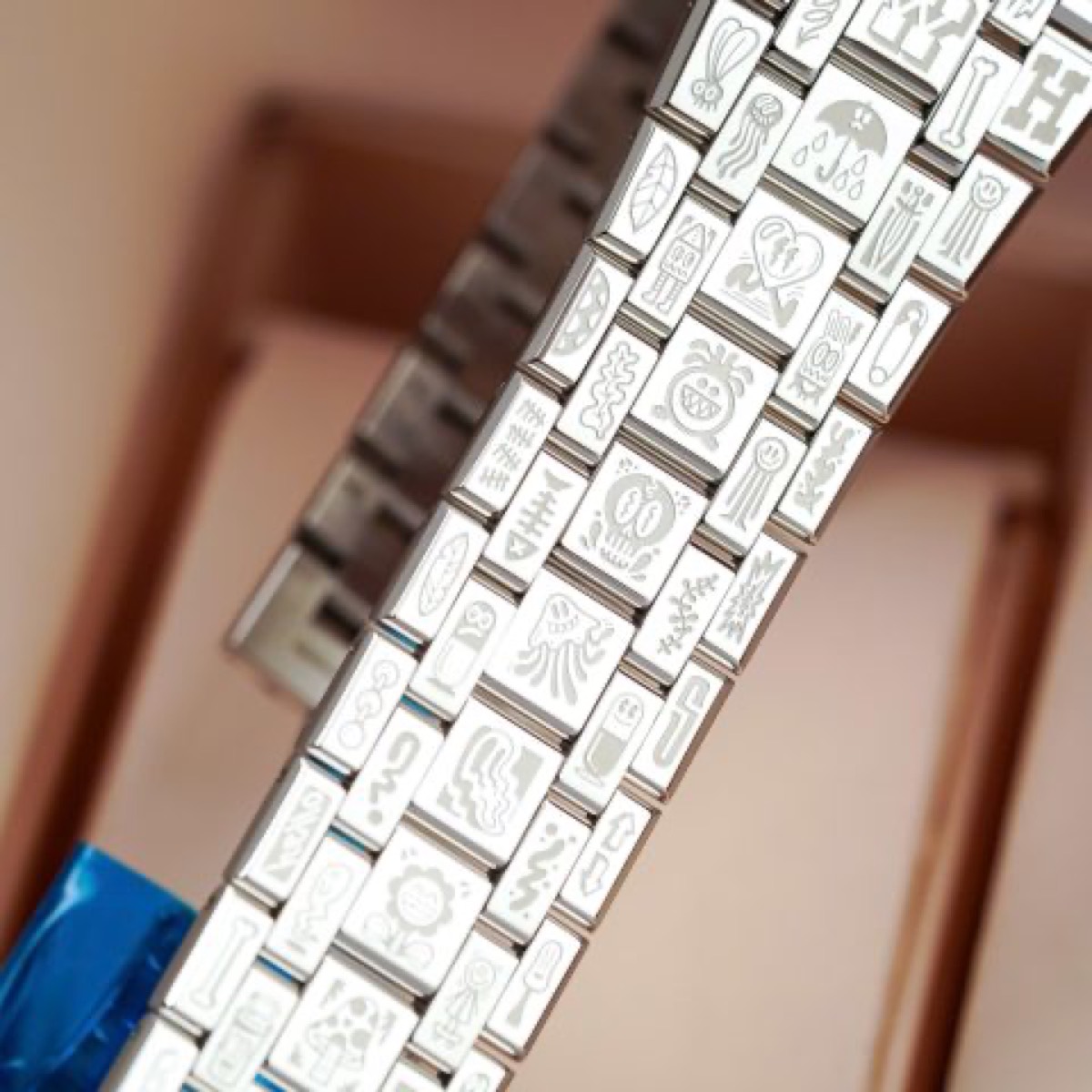 Maurice Lacroix 42mm Nam AI6008-SS009-090-1